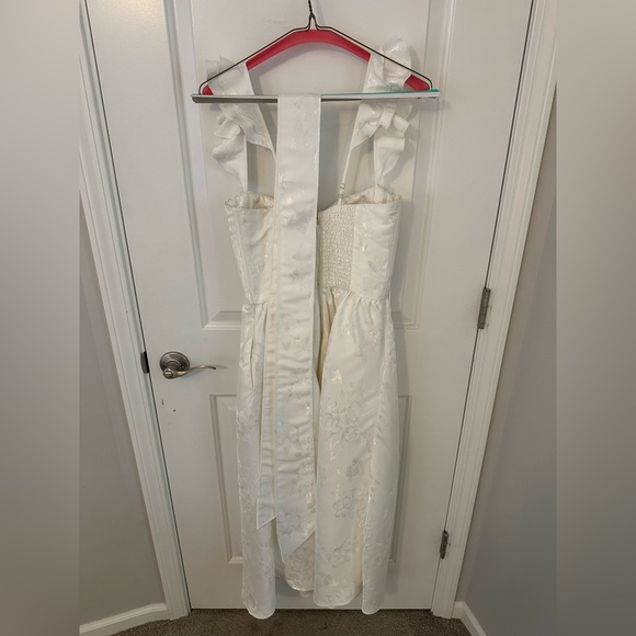V. Chapman The Vera Dress in White Baroque Floral Size: 4 - Picture 7 of 12